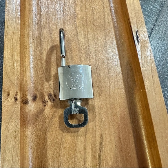 Louis Vuitton Silver Lock & Key - Picture 4 of 5